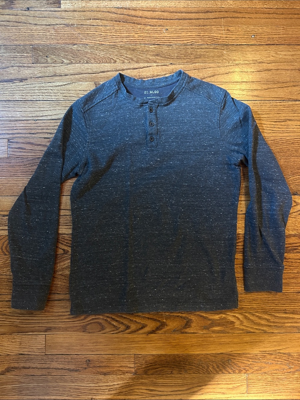 0.1Algo Men's Dark Gray Henley Long-Sleeve Shirt - Small